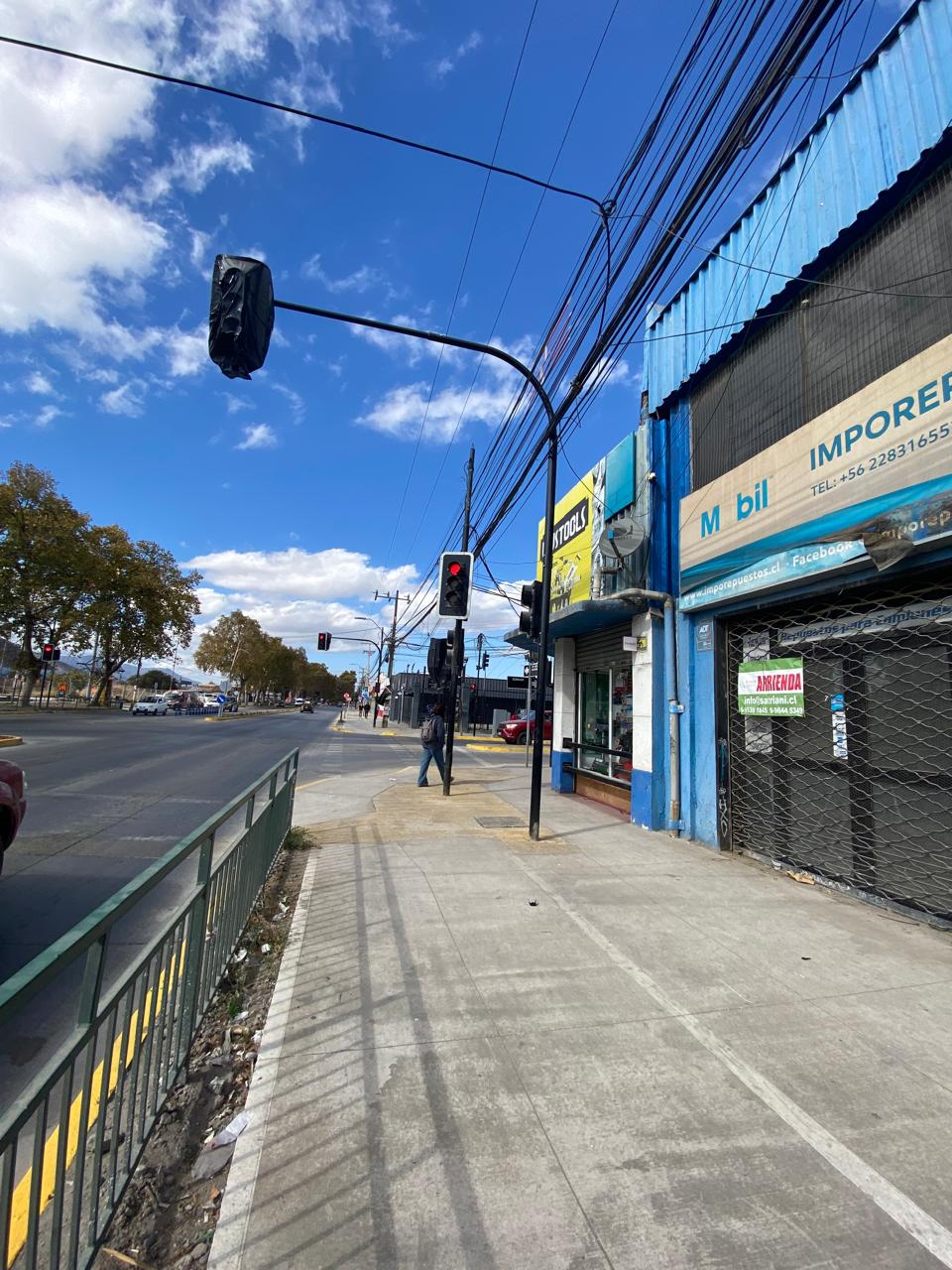 EXCELENTE OPORTUNIDAD EN ARRIENDO AMPLIO, LOCAL COMERCIAL.  INMEJORABLE UBICACIÓN, AVDA VIC. MACKENNA. CASI ESQUINA ORTUZAR, MELIPILLA.