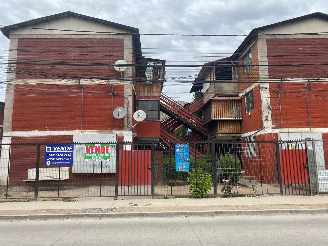 COMODO DEPARTAMENTO EN VENTA POBLACION GABRIELA MISTRAL, MELIPILLA.